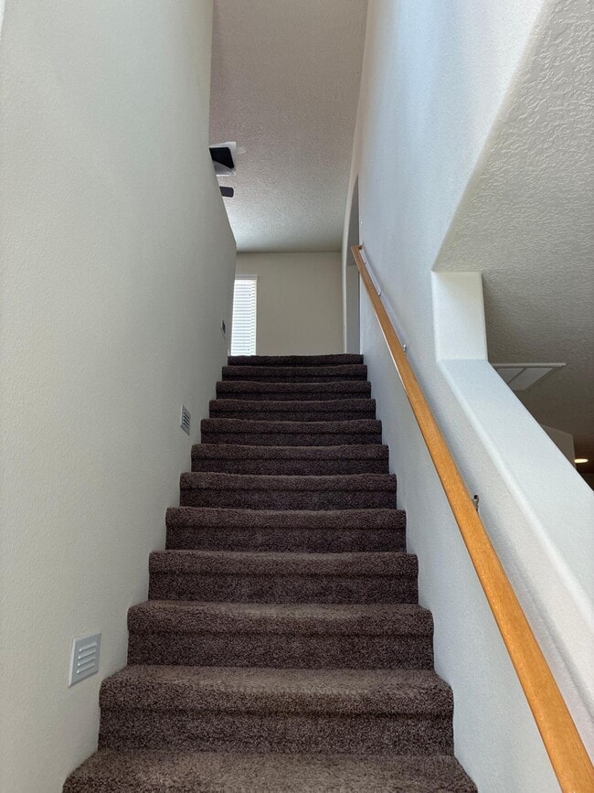 2217 Violeta Cir SE