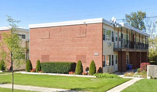 Building Photo - 772 E 5th Ct Unit A