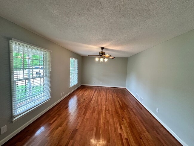 Photo - MOVE-IN READY! NO HUD NO SECTION 8