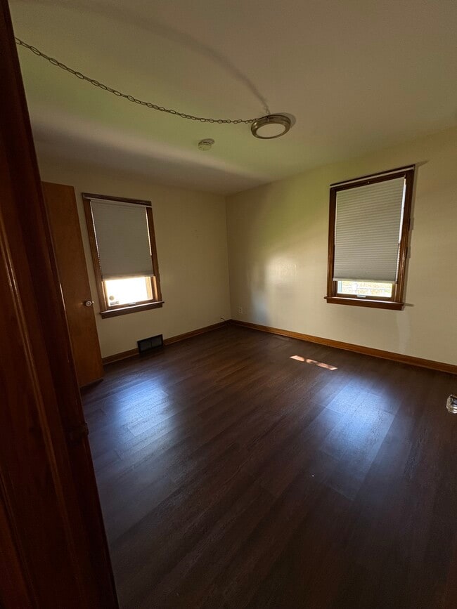 Photo - 1014 Roslyn Ave SW