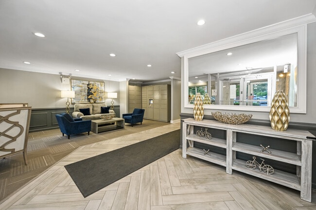 Silver Lake Apartments