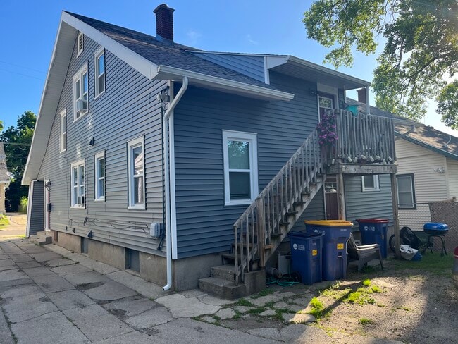 Photo - 24 Corinne St SW