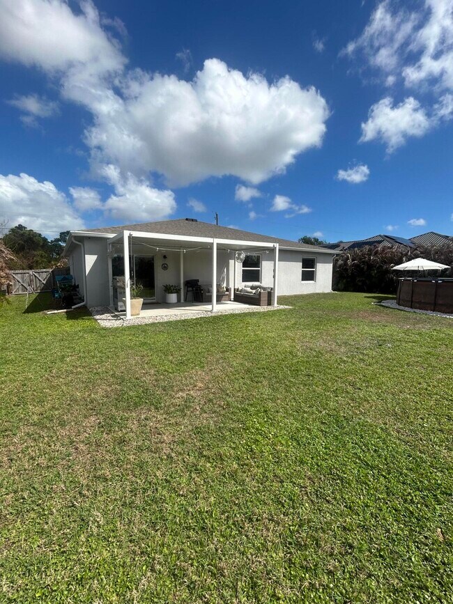 Photo - 5840 NW Bates Ave