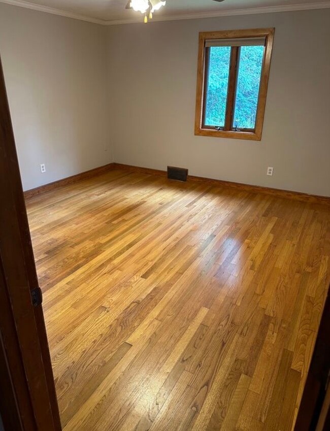 Photo - 100 Francis Wyman Rd