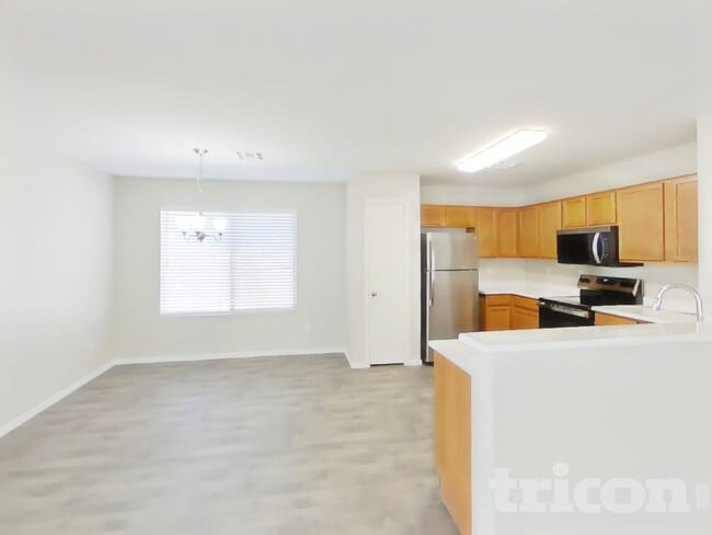 Photo - 11445 W Cambridge Ave