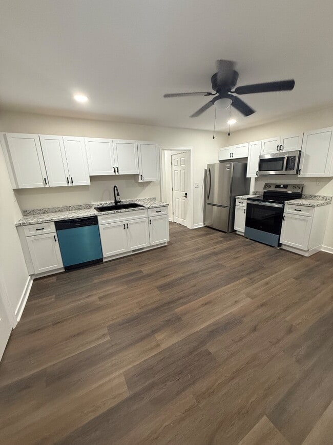Photo - 1359 Park St