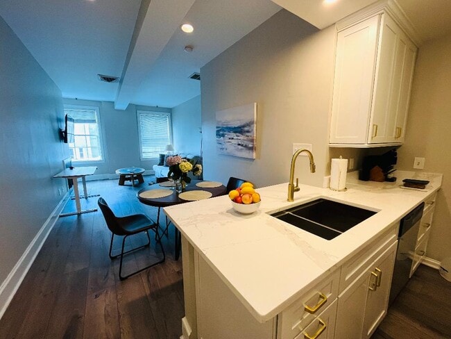 105 W Oglethorpe Ave