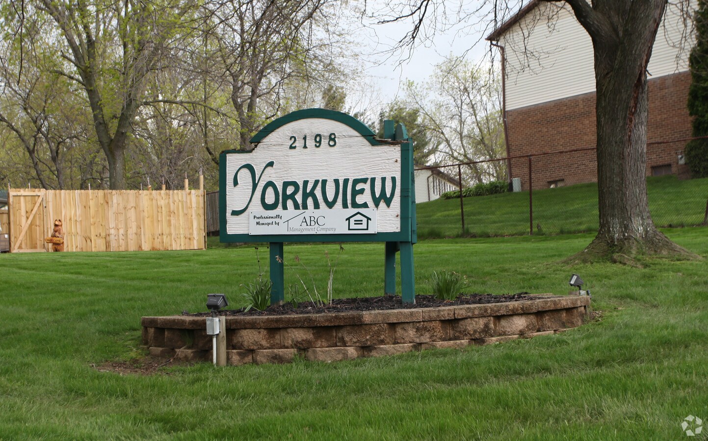 Photo - Yorkview Apartments