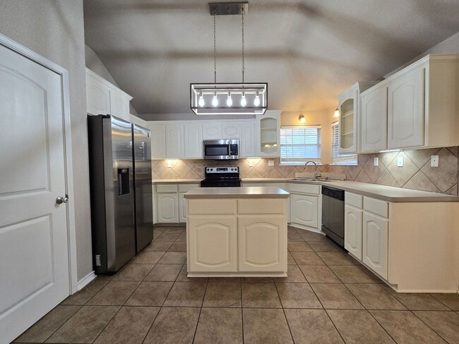 5609 Hunters Ridge Trail