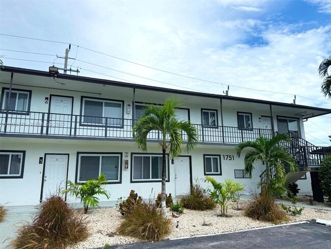 Building Photo - 1751 Liberty St Unit 7