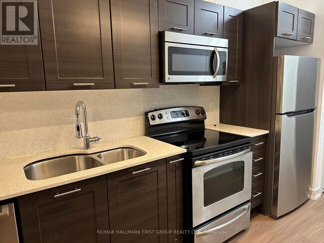 Photo - 169 Fort York Blvd Unit 816