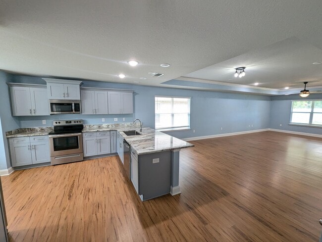 Photo - 2266 Paloma St