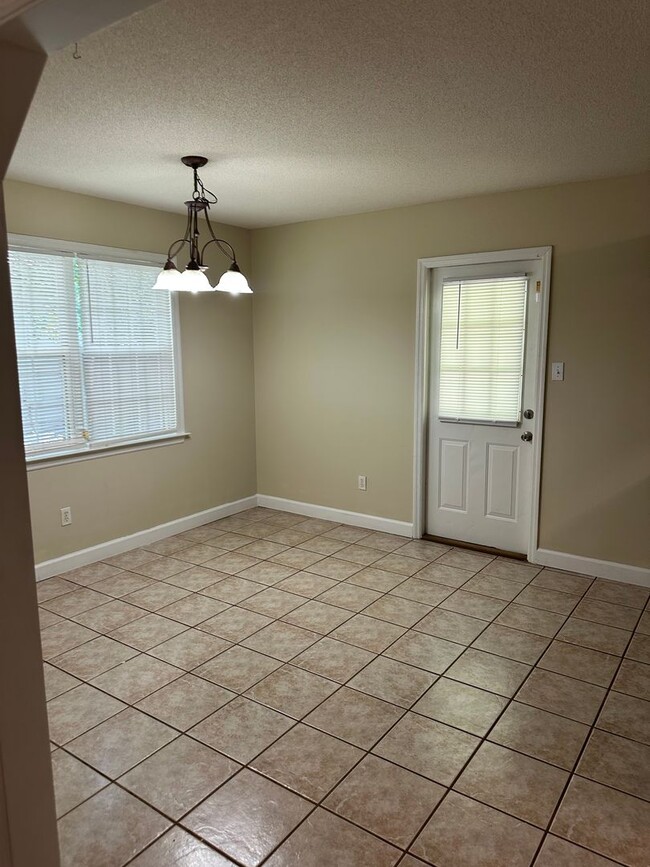 Photo - 3 Bed 2 Bath