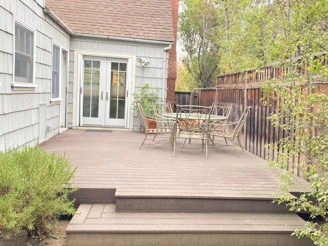 Photo - 1226 Middlefield Rd