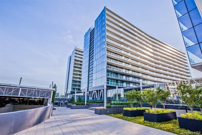 Building Photo - 131-03 40th Rd Unit 18M Rental