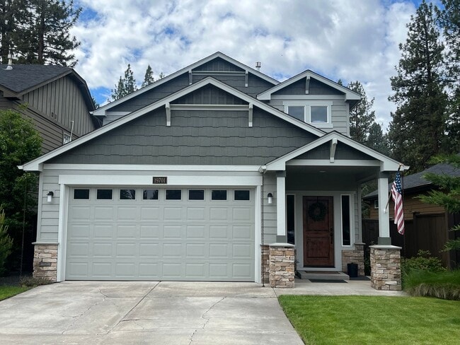 Building Photo - Three Bedroom in SW Bend Aspen Rim Neighborhood