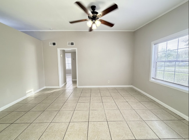 Photo - 3817 Peach Dr