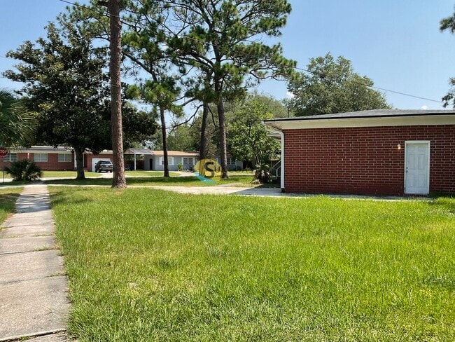 Photo - 3235 Holly Berry Ln