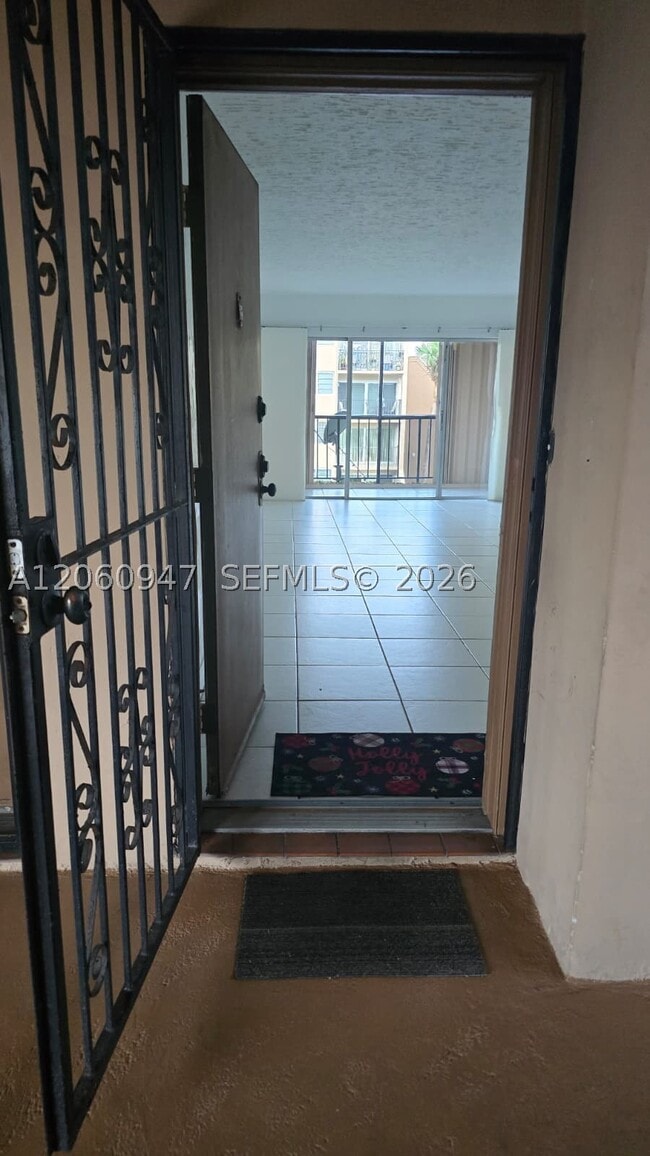 Building Photo - 702 NW 87th Ave Unit 309