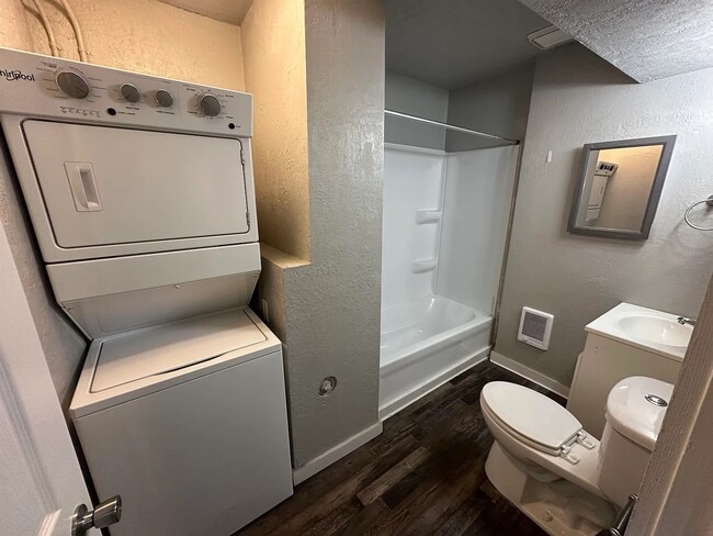 Photo - 1216 Hughitt Ave