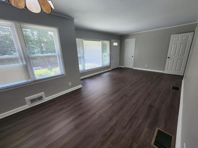 Photo - 972 Biltmore Dr NE