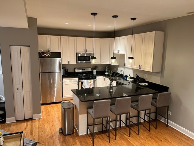 Photo - 1515 W Cullom Ave Unit 3