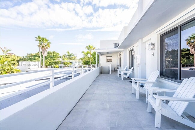 Building Photo - 1191 71st St Unit 4