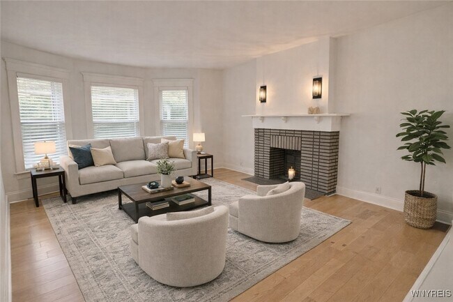 Photo - 95 Inwood Pl