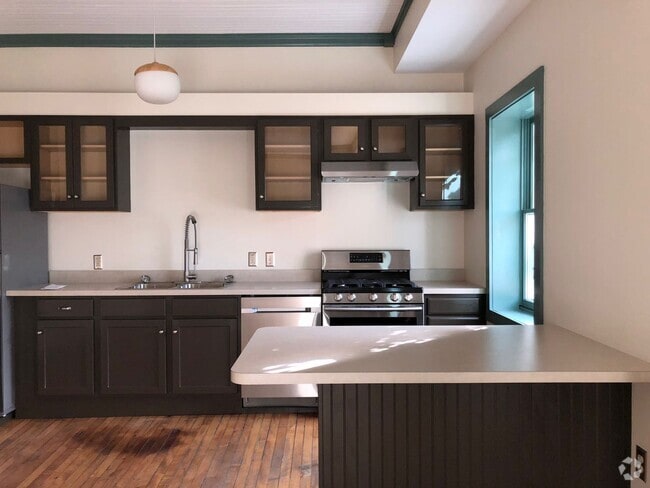 Building Photo - White Sulphur, LLC 171 Unit Apt. B