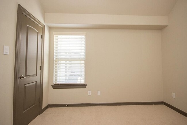 Photo - 63 Aventura Pl