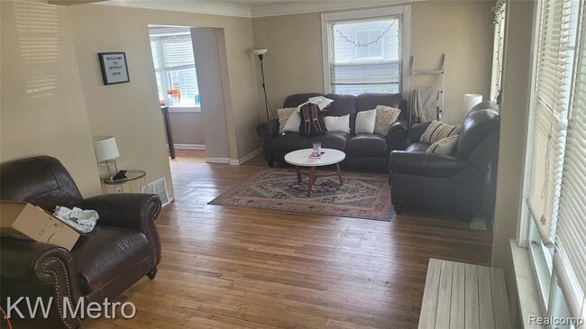 Photo - 1525 Wyandotte Ave