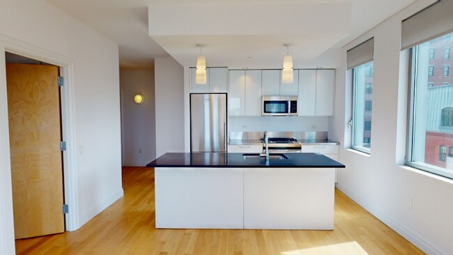 Photo - 552 W 54th St Unidad 956