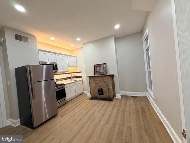 Photo - 2439 Maryland Ave