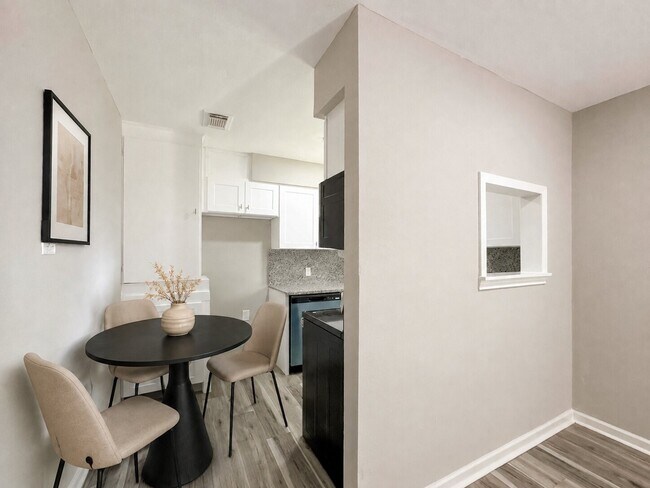 4537 Dakota St Unit 1