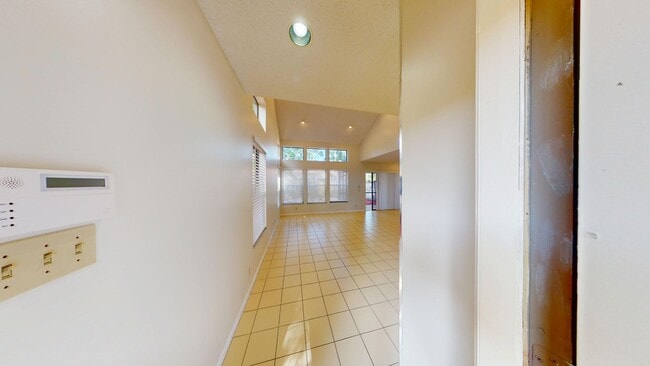 Photo - Spacious 3Bed/2.5Bath/Garage Home in Via Verde