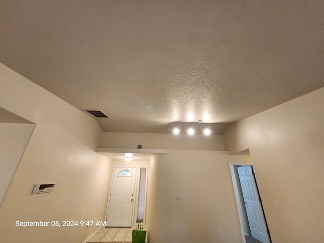 Photo - 531 SW Honeysuckle Ct