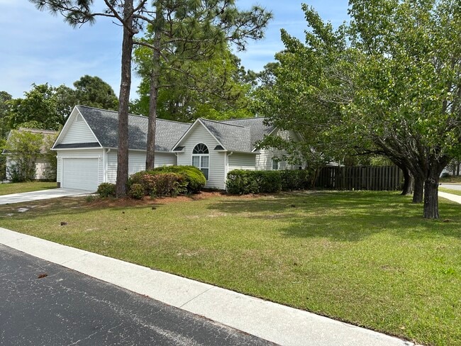 Photo - 1502 Stockbridge Pl