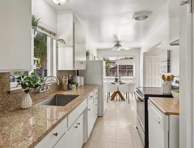 925 Paula St Unit 925