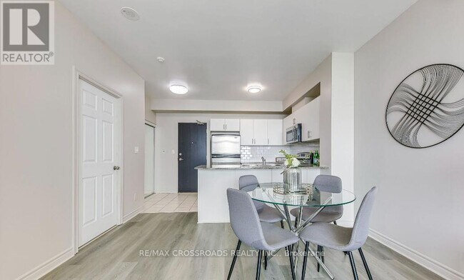 Photo - 3504 Hurontario St Unit 2303