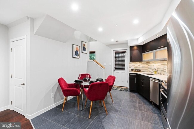 Photo - 444 Poplar St