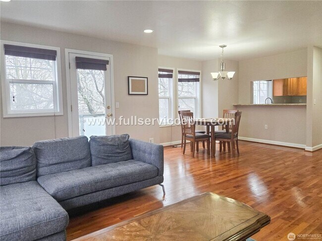 Photo - Prime Seattle Location Unit 104