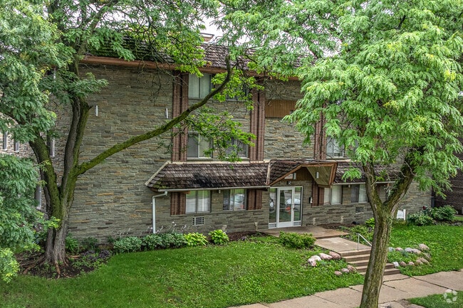 Primary Photo - Johnson Legacy West