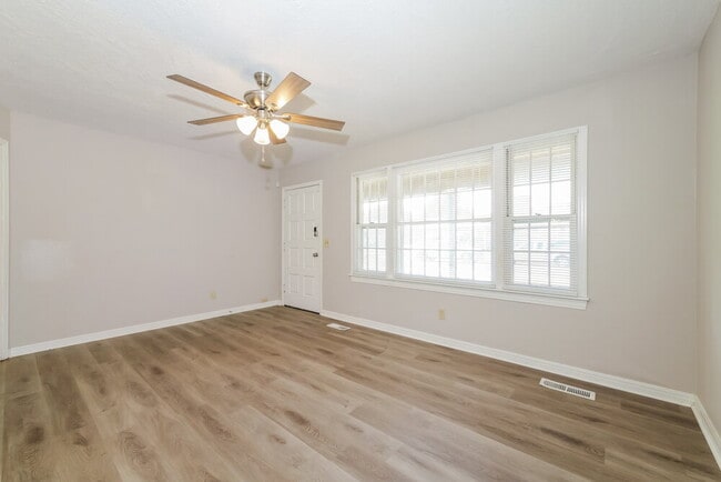 Photo - 3935 NW 27th St