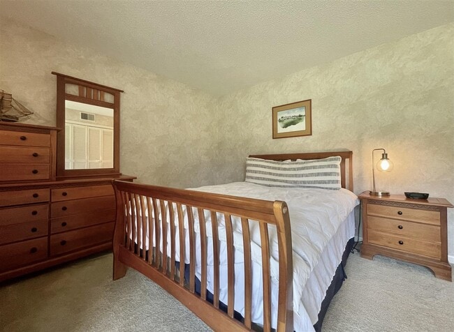 Photo - 800 St Andrews DriveLinville Gdns