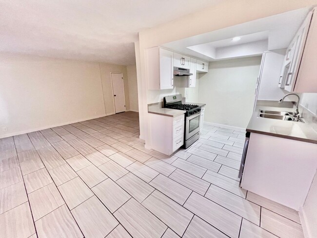 Foothill Apartments