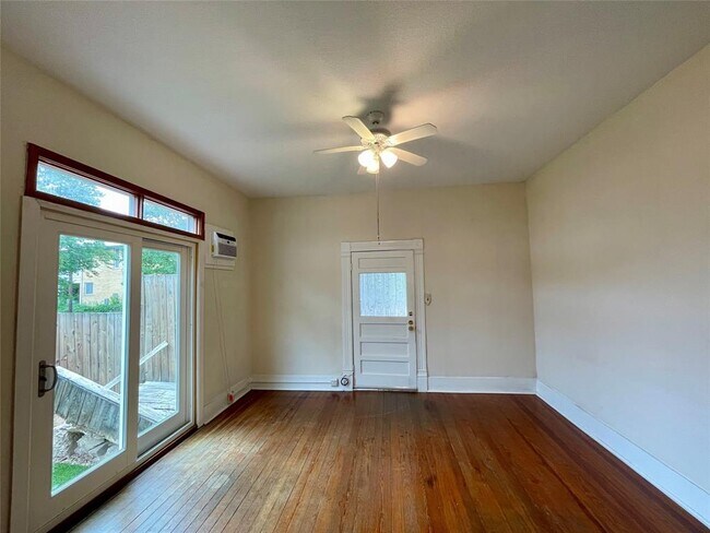 Photo - 708 W 31st St