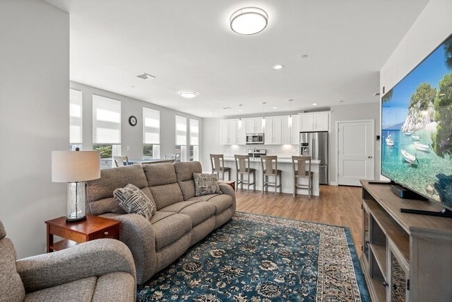 Photo - 642 Main St Unit 301