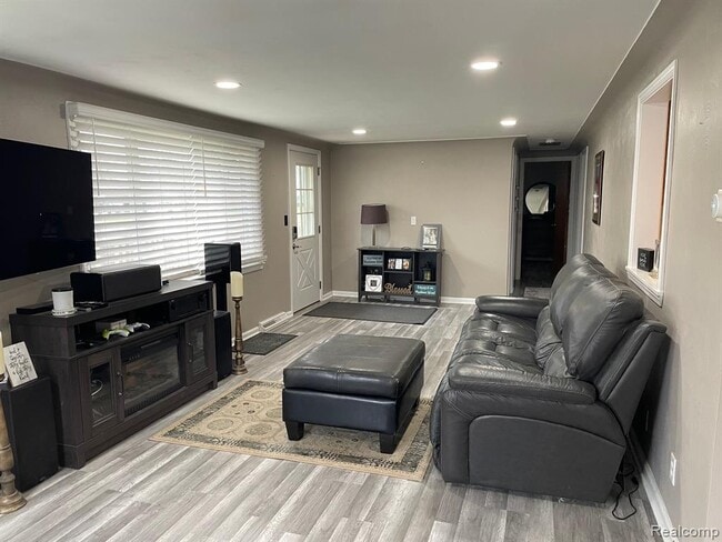 Photo - 2434 N Long Lake Rd