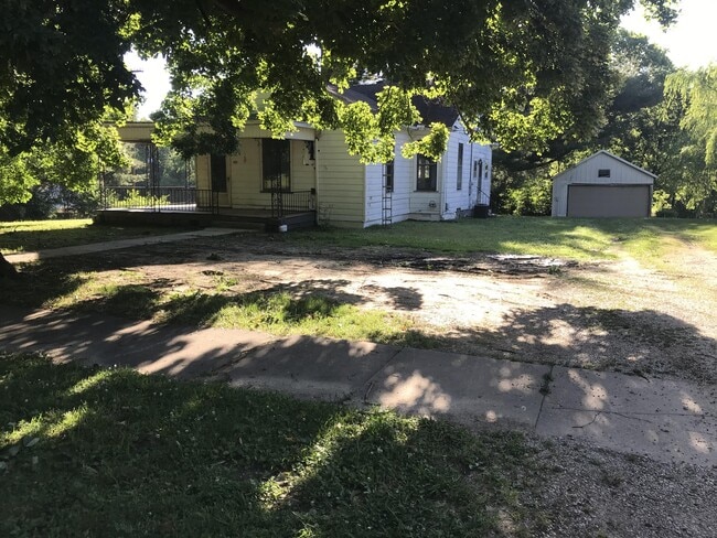 Photo - 402 S Hall St