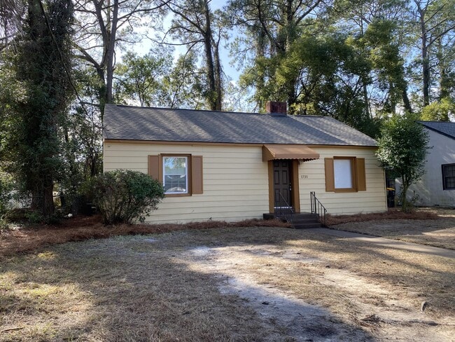 Building Photo - 1731 Holly Ave